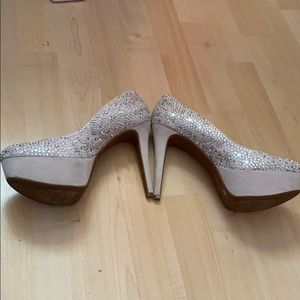 Sparkly silver pumps Size 8.